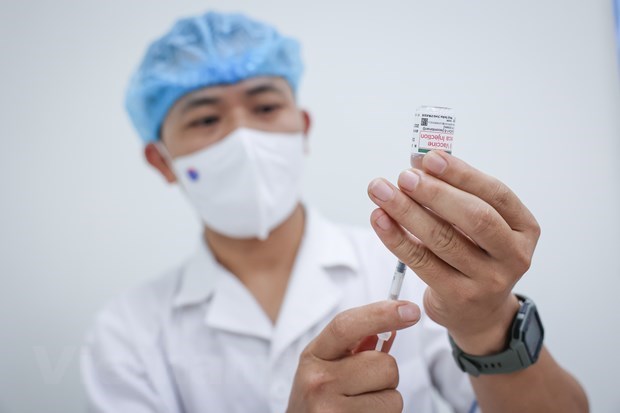 Вьетнам получит 8,7 миллиона доз вакцины против COVID-19 в июле hinh anh 1