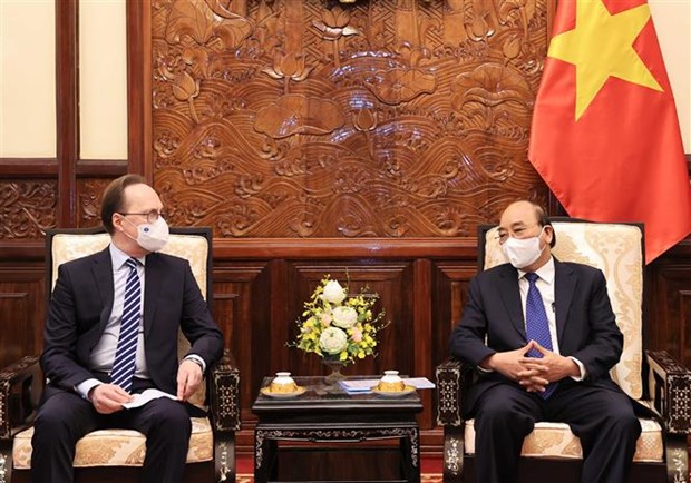 Посол России во Вьетнаме вручил верительные грамоты президенту страны Нгуен Суан Фуку hinh anh 1
