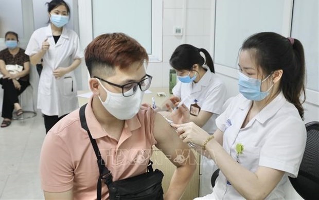 13.000 доз вакцины Nano Covax введено добровольцам на третьем этапе испытании hinh anh 1