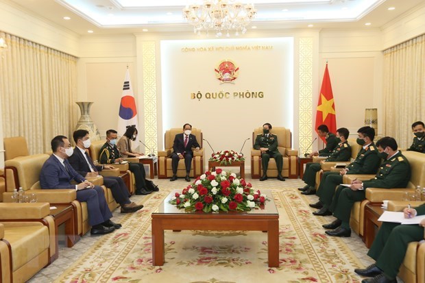 Вьетнам укрепляет оборонные связи с РК и Индиеи hinh anh 1