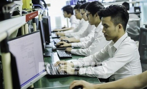Vietnam Report объявил 10 ведущих технологических компании в 2021 году hinh anh 1