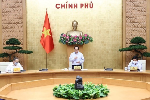 Премьер-министр Фам Минь Тьинь попросил как можно быстрее создать все условия для производства вакцины внутри страны hinh anh 1