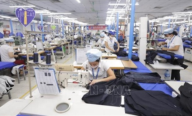 Вьетнам стал вторым по величине экспортером одежды hinh anh 1