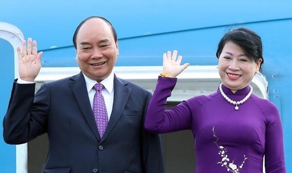 Президент Нгуен Суан Фук отбыл с официальным визитом в Лао hinh anh 1