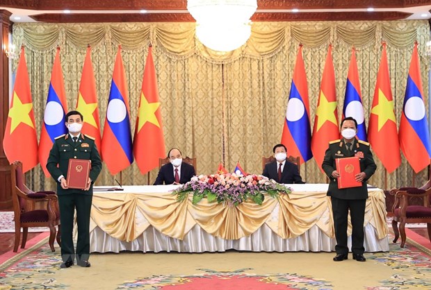 Укрепляется сотрудничество между Вьетнамом и Лаосом в сфере обороны hinh anh 1