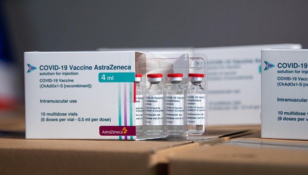 Еще 1,2 миллиона доз вакцины AstraZeneca против COVID-19 прибыли во Вьетнам hinh anh 1