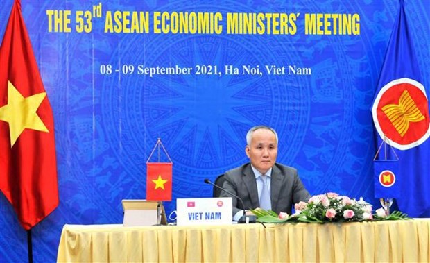 Министры экономики АСЕАН приняли Дорожную карту Бандар-Сери-Багавана hinh anh 1