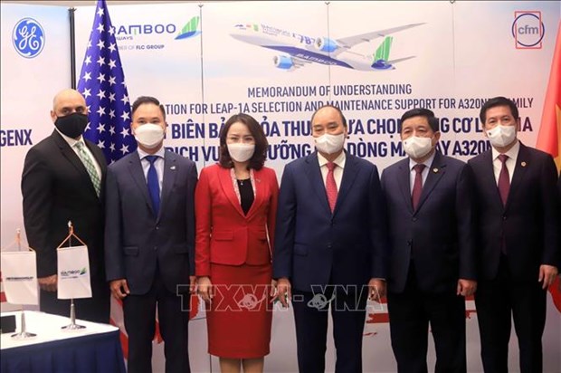 Президент Нгуен Суан Фук принял представителеи корпорации и бизнеса США hinh anh 1