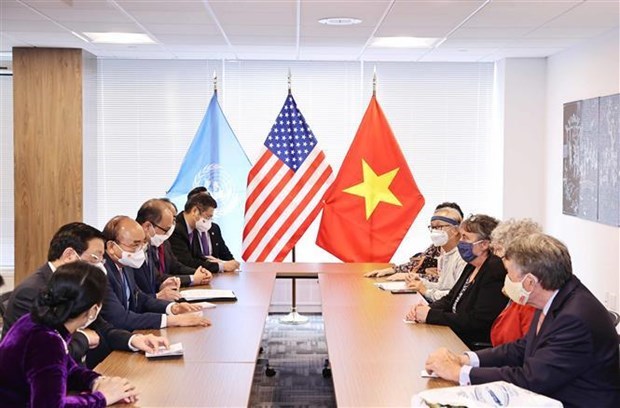 Президент Нгуен Суан Фук принял друзеи из США hinh anh 2