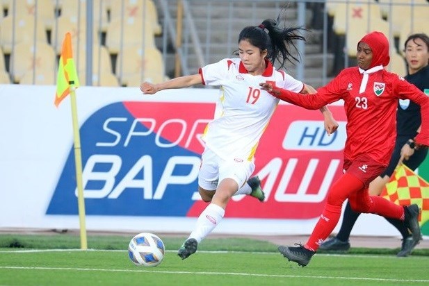 Женская сборная Вьетнама выиграла у Мальдивских Островов со крупным счетом 16:0 в отборочном раунде Кубка Азии hinh anh 1