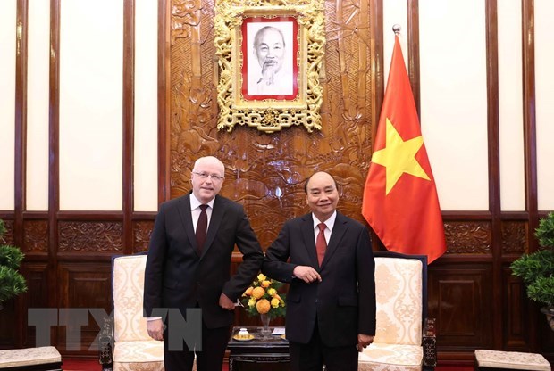 Президент Нгуен Суан Фук принял верительные грамоты от вновь прибывших послов иностранных стран hinh anh 2