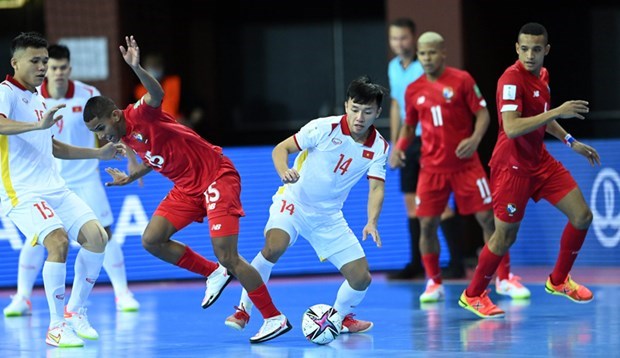Вьетнам забил «гол турнира» на чемпионате мира по мини-футболу 2021 года hinh anh 1