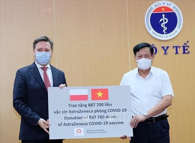 Получено около 2 миллионов доз вакцины AstraZeneca при спонсорскои поддержке Польши и Кореи hinh anh 1