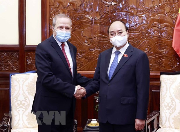 Президент Нгуен Суан Фук попрощался с послом Алжира hinh anh 1