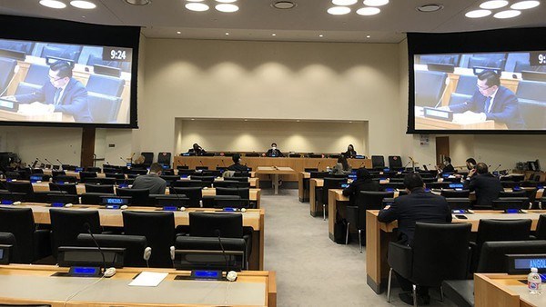 Вьетнам подчеркивает важность миротворческои деятельности ООН на дебатах в Четвертом комитете hinh anh 2