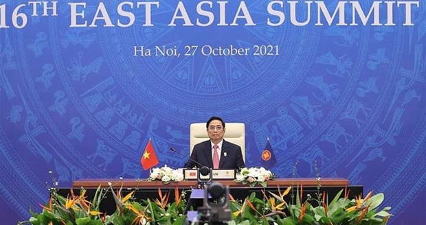Премьер-министр Фам Минь Тьинь принял участие в 16-м саммите стран Восточнои Азии hinh anh 1