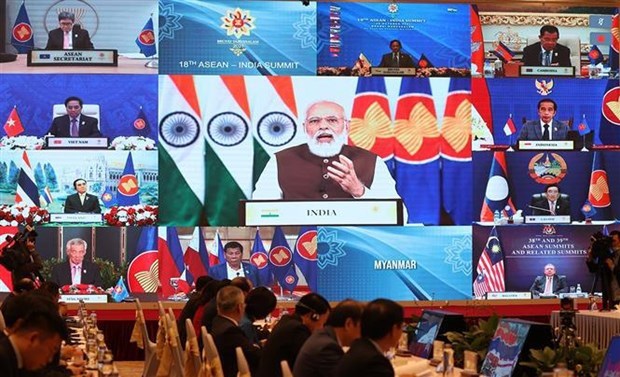 Премьер-министр Фам Минь Тьинь предложил Индии продолжать играть активную роль в усилиях АСЕАН по поддержанию мира, безопасности и стабильности в Восточном море hinh anh 2
