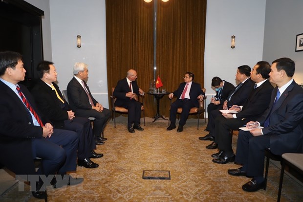 Премьер-министр Фам Минь Тьинь встретился с британским бизнес-сообществом hinh anh 1