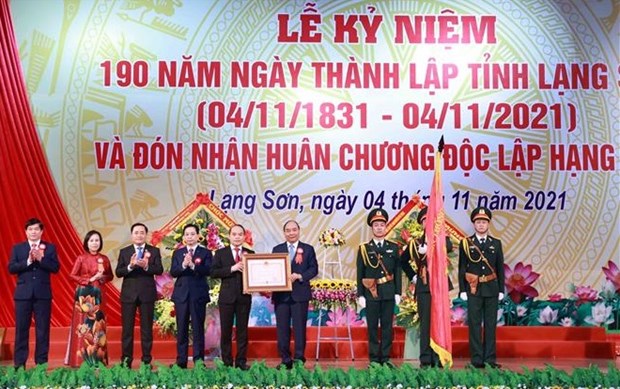 Президент Нгуен Суан Фук принял участие в праздновании 190-летия основания провинции Лангшон hinh anh 1