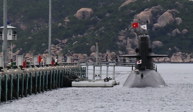 Корабли морских сил самообороны Японии посетили порт Камрань hinh anh 1