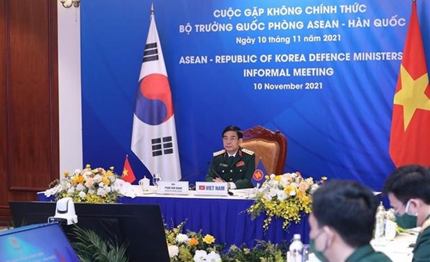 Неформальная встреча министров обороны АСЕАН - Корея hinh anh 1
