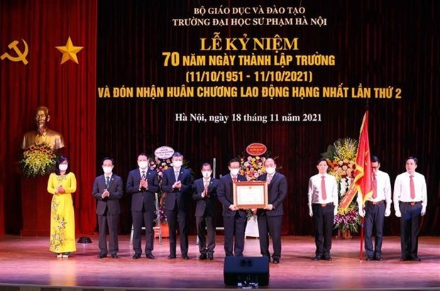 Президент присутствует на церемонии основания Ханоиского национального педагогического университета hinh anh 1