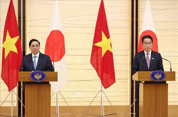 Премьер-министр Японии Кишида Фумио возглавил церемонию встречи и провел переговоры с премьер-министром Фам Минь Тьинем hinh anh 4