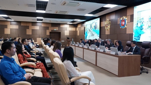 Вьетнамско-россиискии молодежныи форум 2021 закрылся hinh anh 1