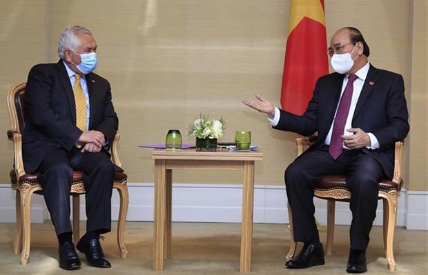 Президент Нгуен Суан Фук принял министра здравоохранения Чили hinh anh 2