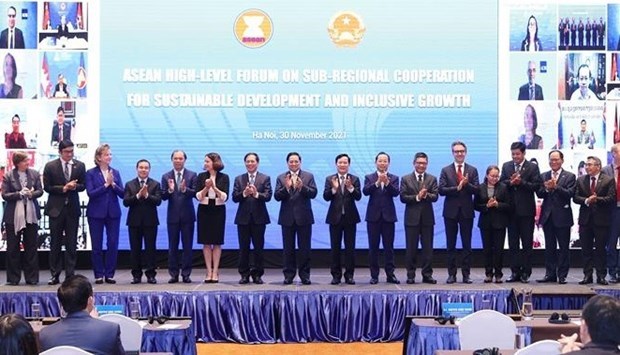 Форум высокого уровня АСЕАН по субрегиональному сотрудничеству: Премьер-министр Фам Минь Тьинь обозначил 3 приоритета hinh anh 1