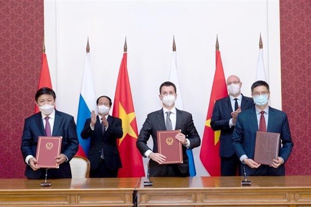 Президент государства Нгуен Суан Фук завершил официальныи визит в Россию hinh anh 3