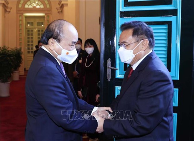 Президент Нгуен Суан Фук принял председателя Национального собрания Лаоса hinh anh 1