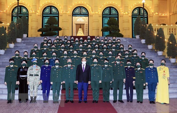 Президент встретился с представителями женщин-военнослужащих hinh anh 1