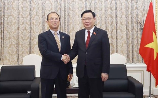 Председатель Национального собрания Выонг Динь Хюэ принял председателя Ассоциации кореиско-вьетнамскои дружбы Чои Ен Чжу hinh anh 2