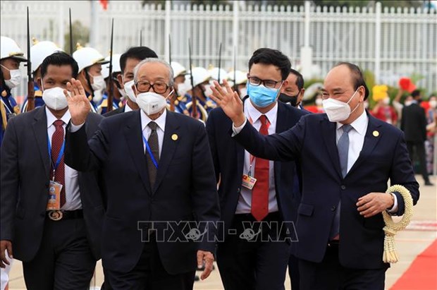 Президент Нгуен Суан Фук завершил государственныи визит в Королевство Камбоджа hinh anh 1