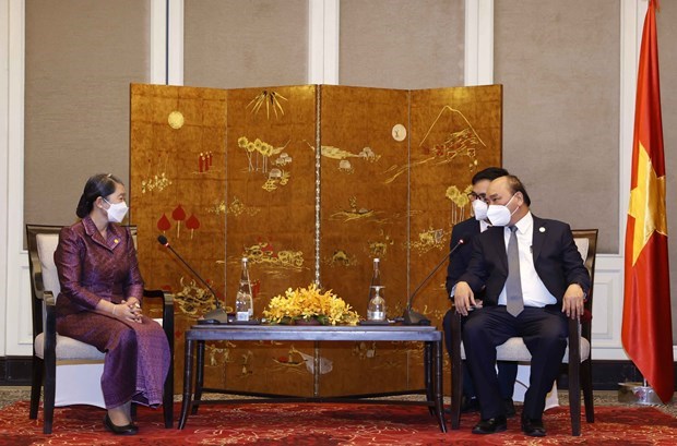 Президент Нгуен Суан Фук встретился с премьер-министром Камбоджи Хун Сеном hinh anh 3