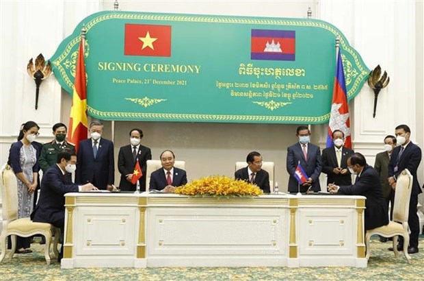 Официальные основные итоги визита президента Камбоджи hinh anh 2
