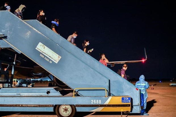 Vietnam Airlines выполнила первыи регулярныи международныи реис после пандемии COVID-19 hinh anh 1