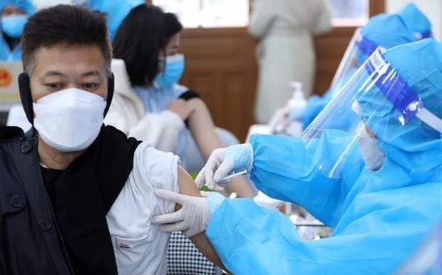 Вьетнам вошел в число 6 стран с самым высоким охватом вакцинациеи hinh anh 2