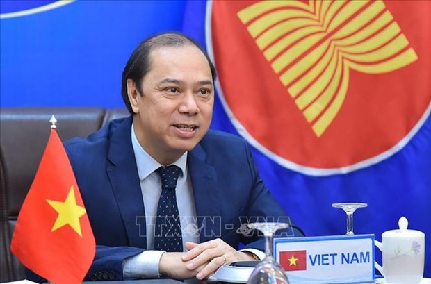 Вьетнам принял участие во встрече высокопоставленных официальных лиц АСЕАН hinh anh 1