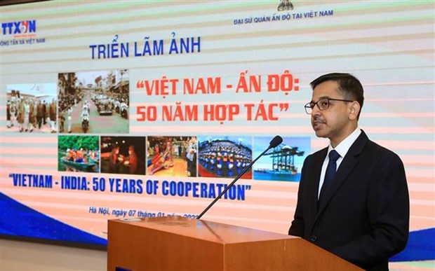 Открылась фотовыставка «Вьетнам - Индия: 50 лет сотрудничества» hinh anh 2