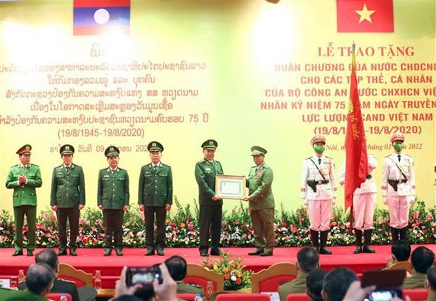 Министерства общественнои безопасности Вьетнама и Лаоса укрепляют сотрудничество hinh anh 3