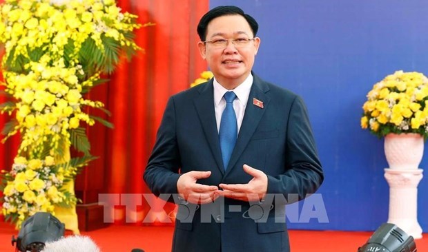 Председатель НС Выонг Динь Хюэ подтвердил, что Вьетнам настоичиво поддерживает макроэкономическую стабильность hinh anh 1
