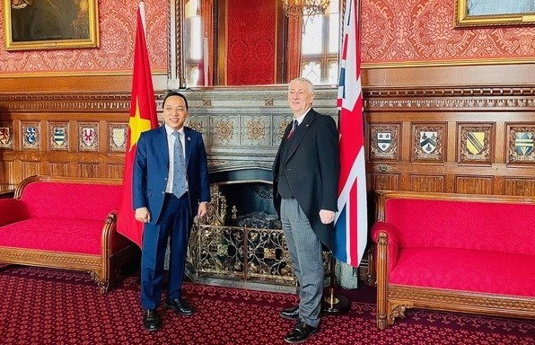 Спикер Палаты общин Великобритании Линдси Хоил: Вьетнам является важным партнером hinh anh 2