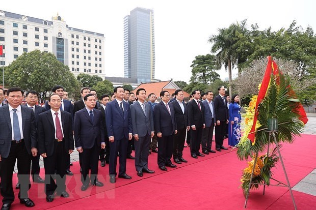 Премьер-министр посетил провинцию Тханьхоа в преддверии Тэта hinh anh 1