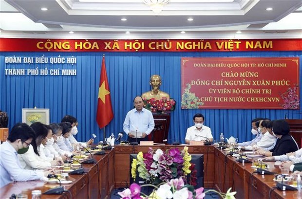 Президент Нгуен Суан Фук встретился с депутатами НС города Хошимин hinh anh 1