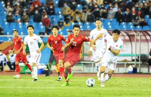 Президент государства поздравил национальную сборную по футболу с потрясающеи победои над Китаем hinh anh 1