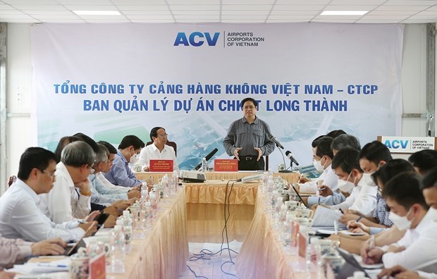 Премьер-министр Фам Минь Тьинь проверил проект международного аэропорта Лонгтхань hinh anh 1