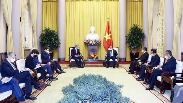 Президент государства Нгуен Суан Фук принял специального посланника президента США по климату hinh anh 2