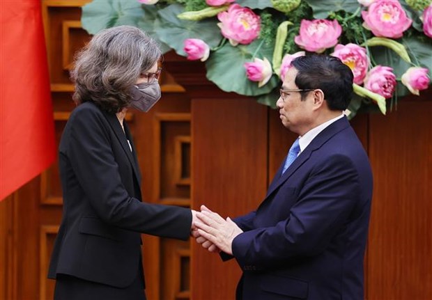 Премьер-министр Фам Минь Тьинь принял покидающего свои пост посла Канады во Вьетнаме hinh anh 1
